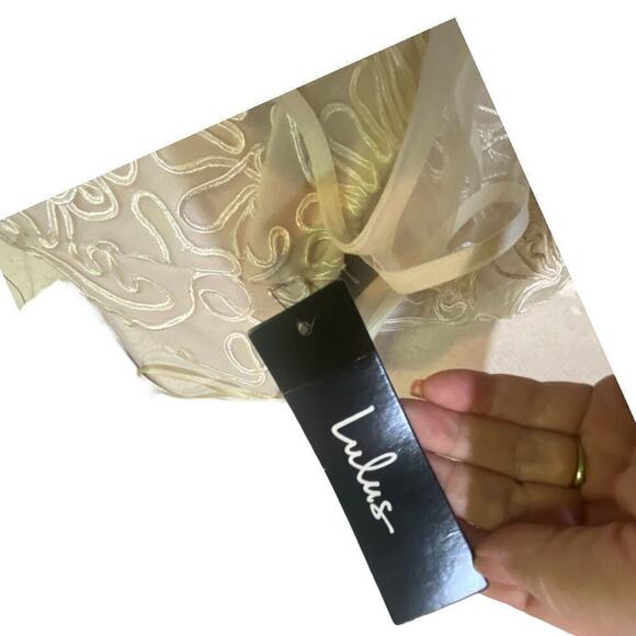 Lulu’s Women’s Nathalie Cream Embroidered Maxi Wedding Dress Size L MSRP 178$ - Picture 14 of 16